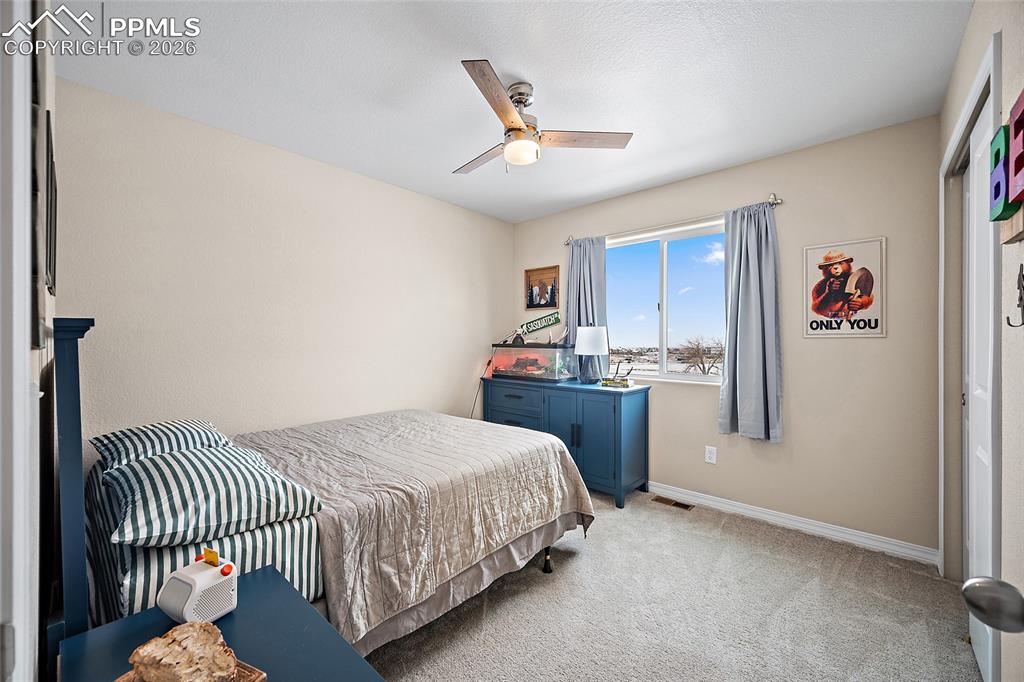 Image 19 of 47: Bedroom