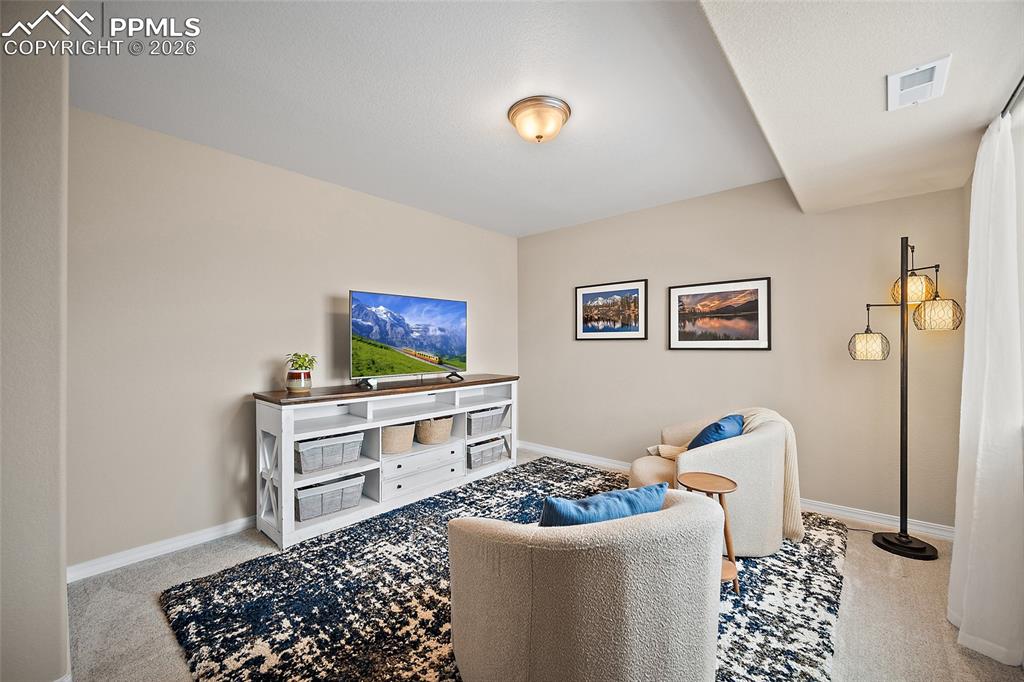 Image 4 of 47: Office