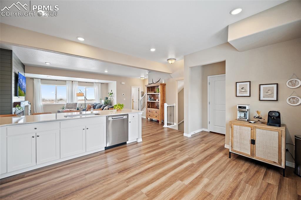 Image 6 of 47: Kitchen