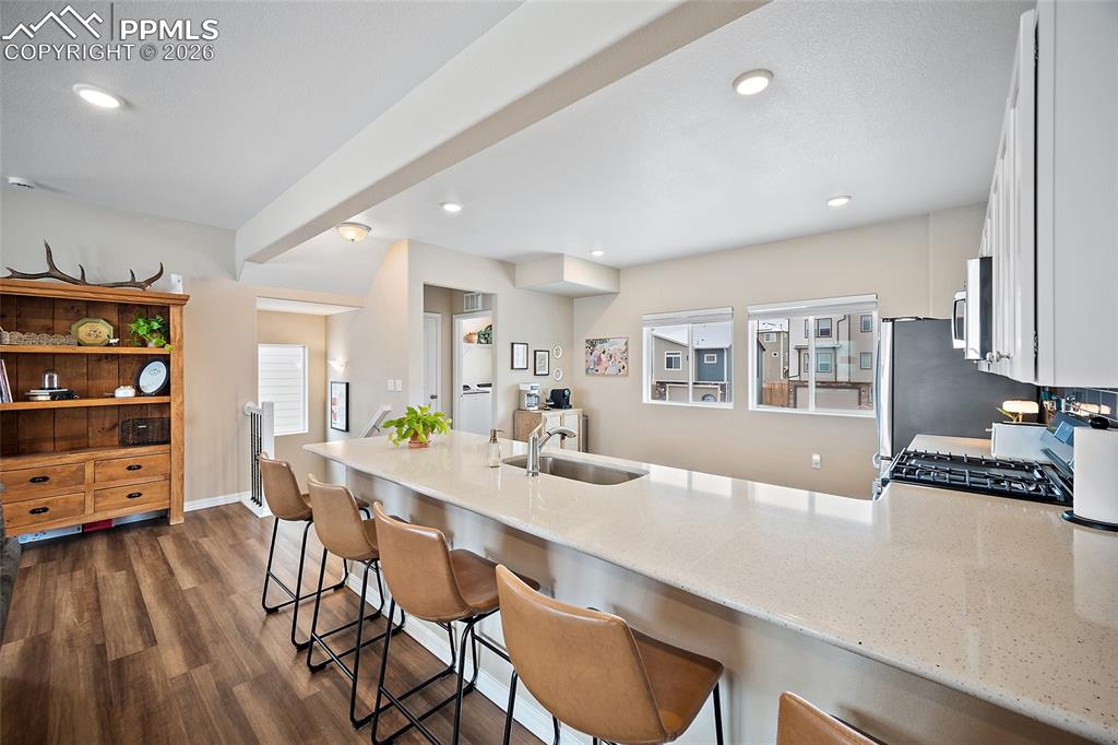 Image 8 of 47: Kitchen