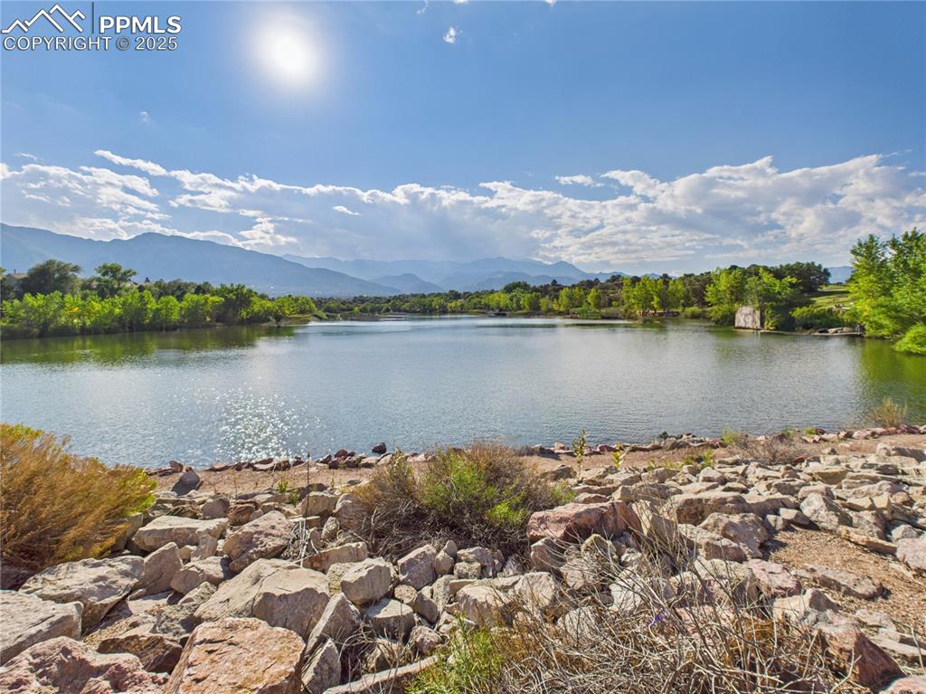Image 48 of 49: Nearby Quail Lake View with Mountains – Just minutes away, this tranquil la