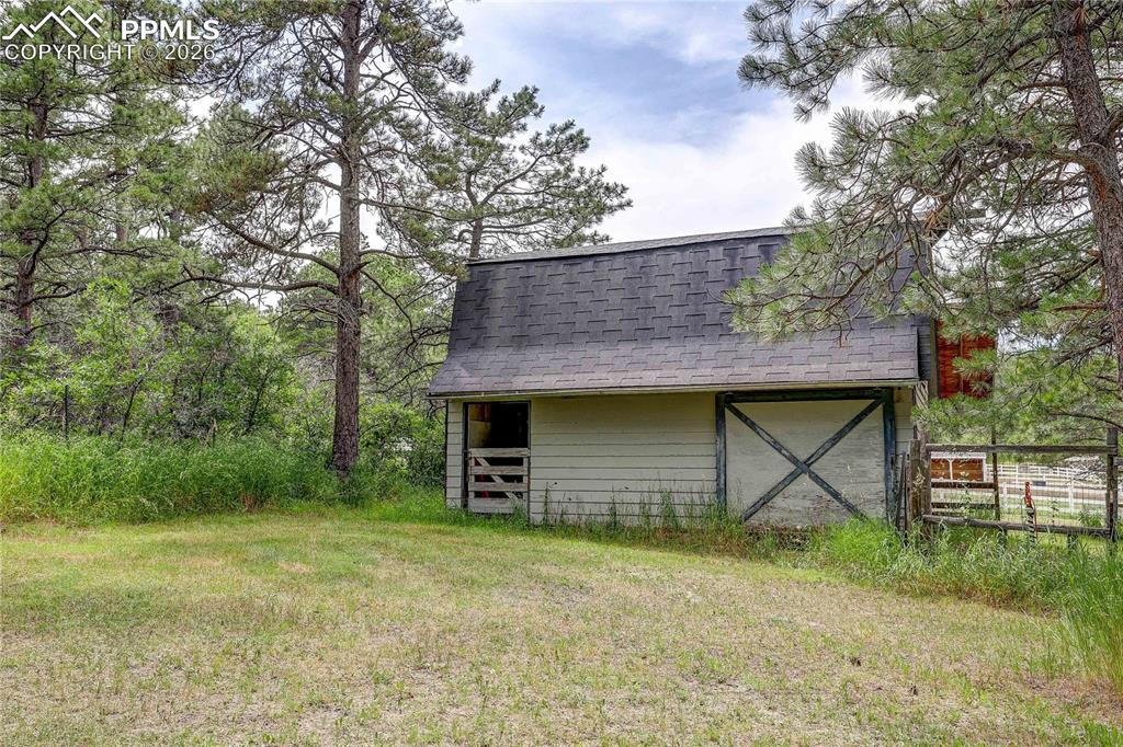 Image 39 of 41: Stable