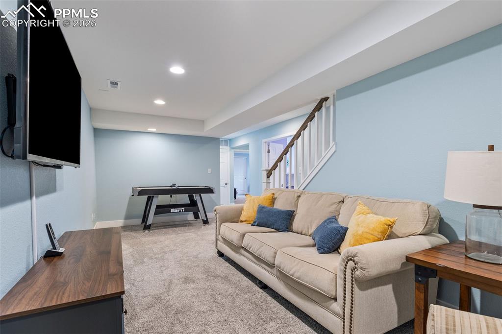 Image 22 of 40: Family Room