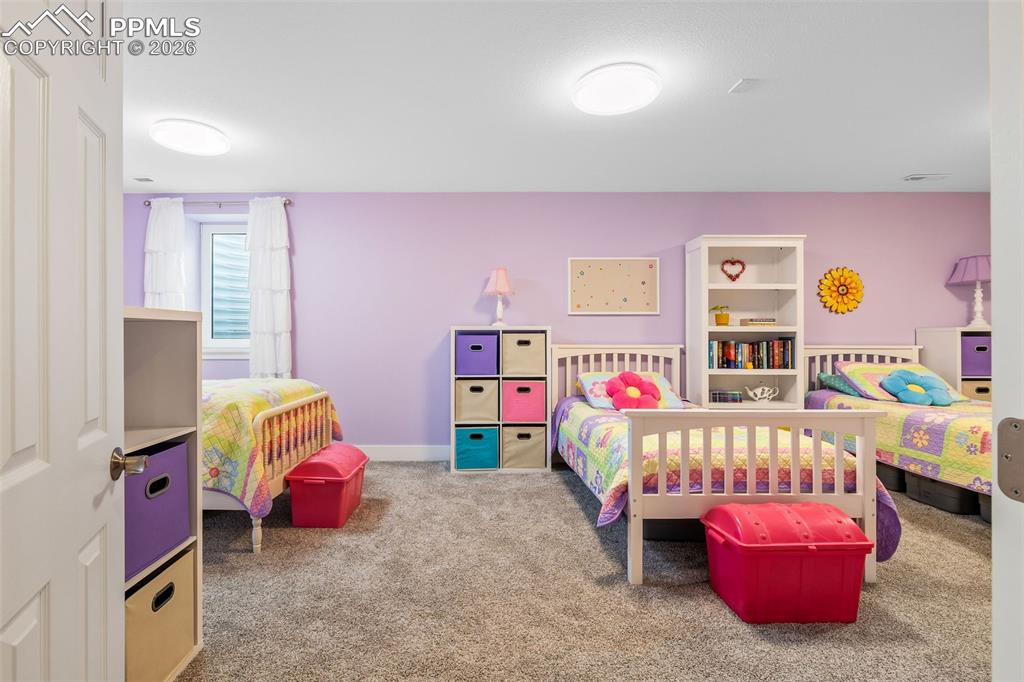 Image 23 of 40: Bedroom