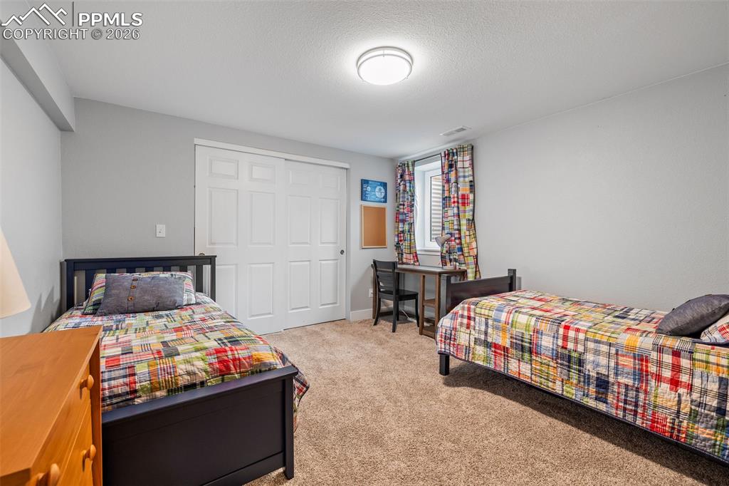 Image 28 of 40: Bedroom