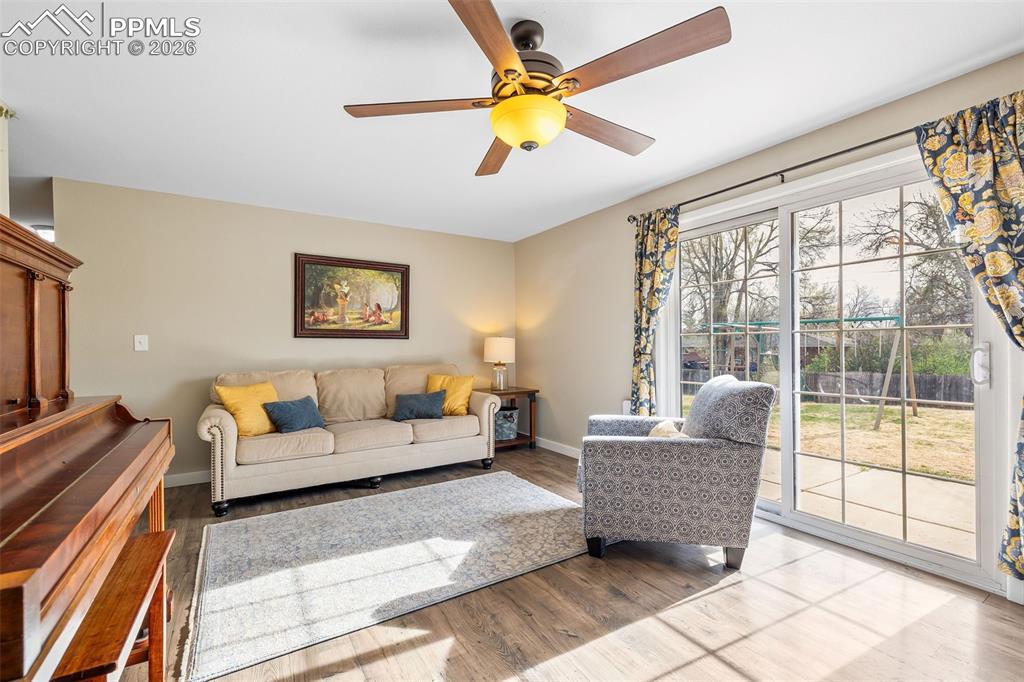 Image 6 of 40: Living Room