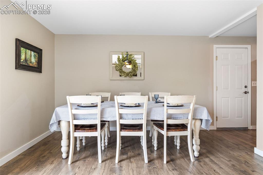 Image 9 of 40: Dining Area