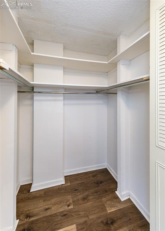 Image 18 of 45: Closet