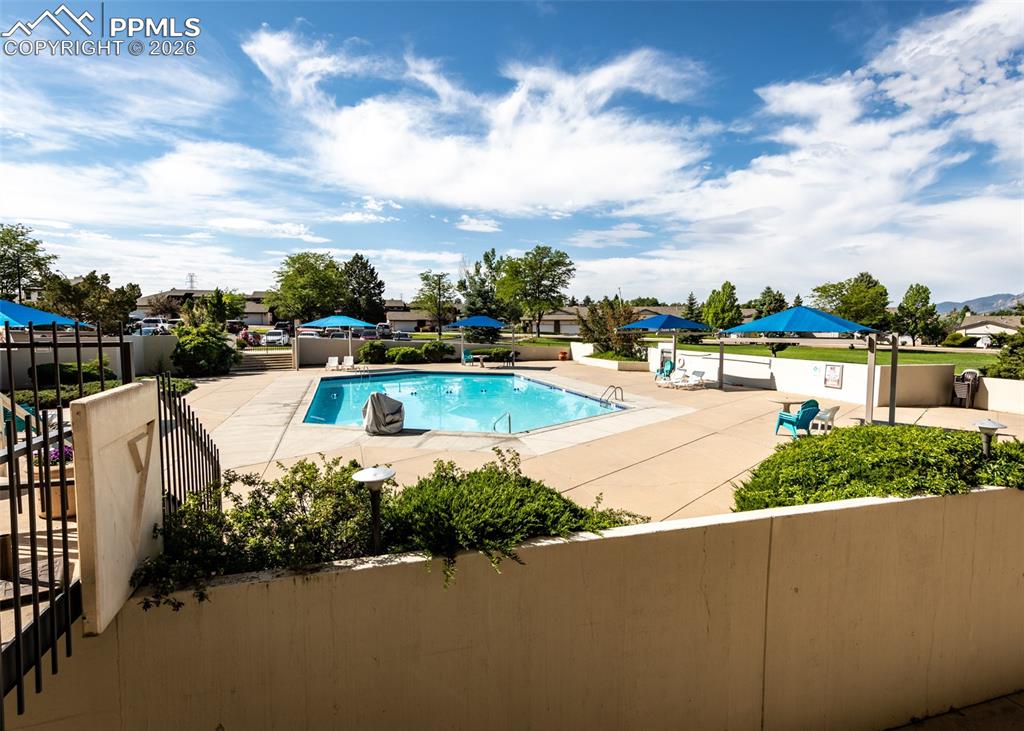 Image 35 of 45: Pool