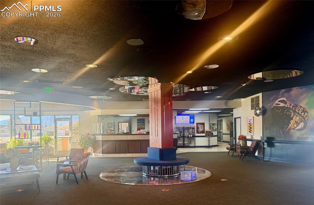 Image 45 of 45: Lobby
