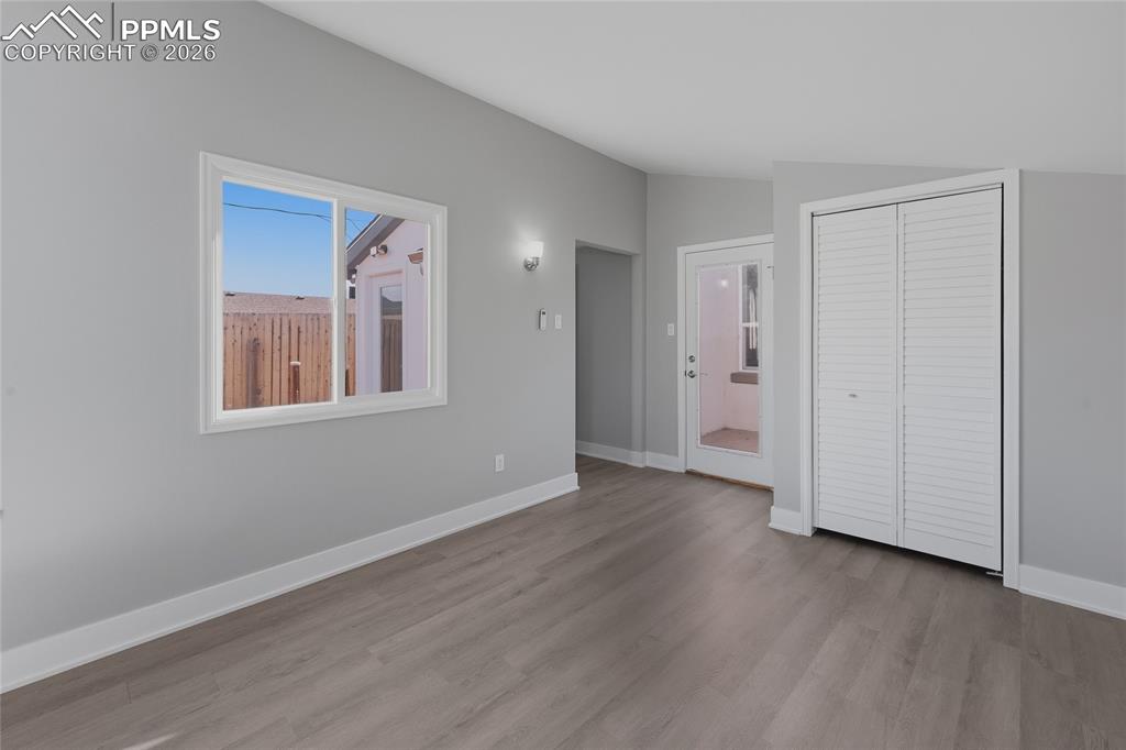 Image 15 of 36: Bedroom