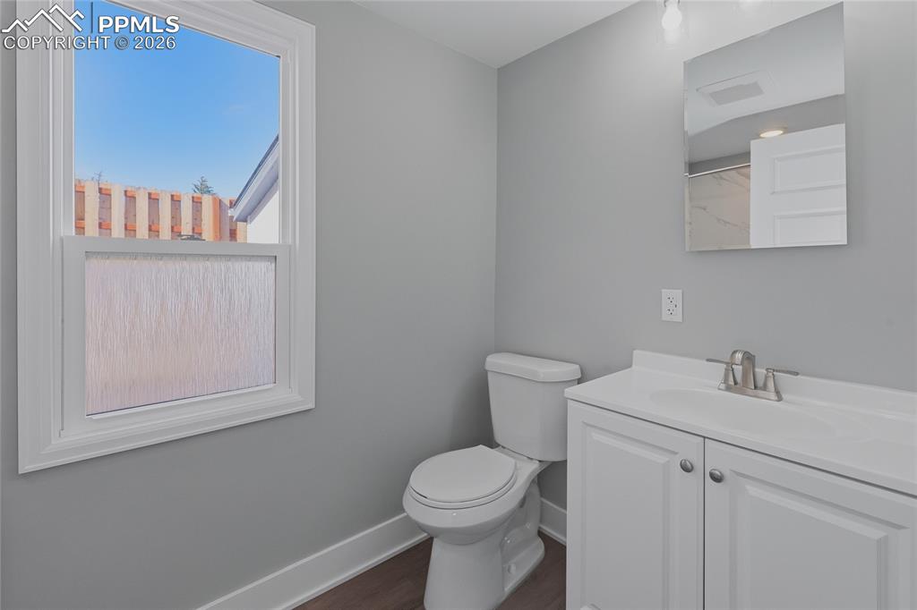 Image 20 of 36: Bathroom