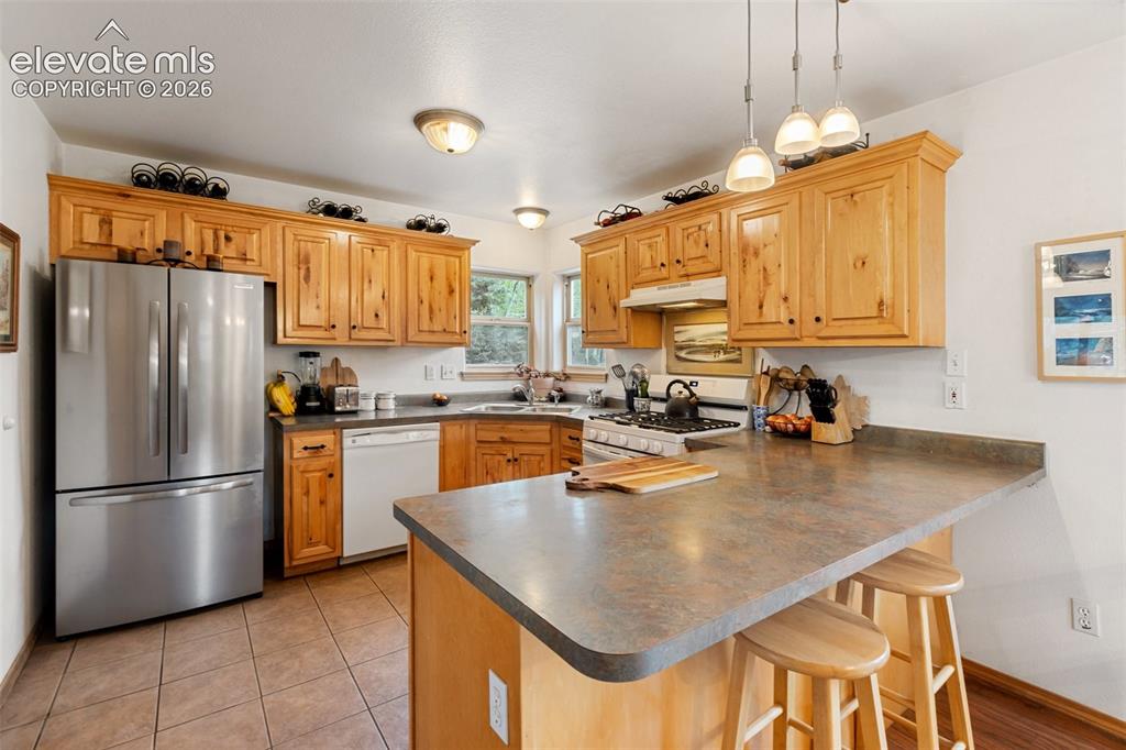 Image 15 of 47: Dining Area