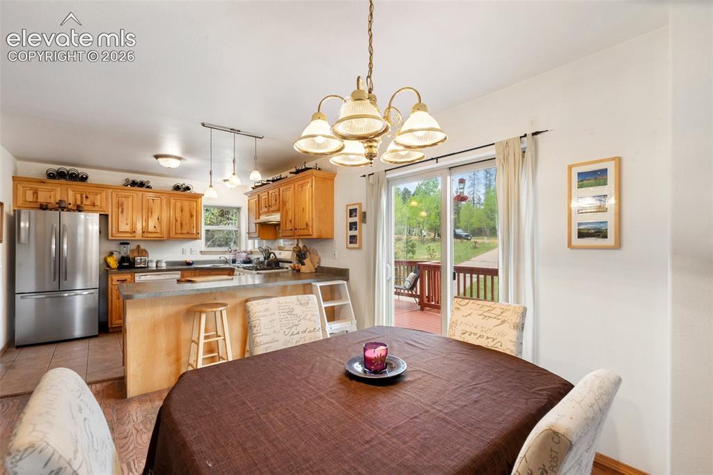 Image 17 of 47: Kitchen