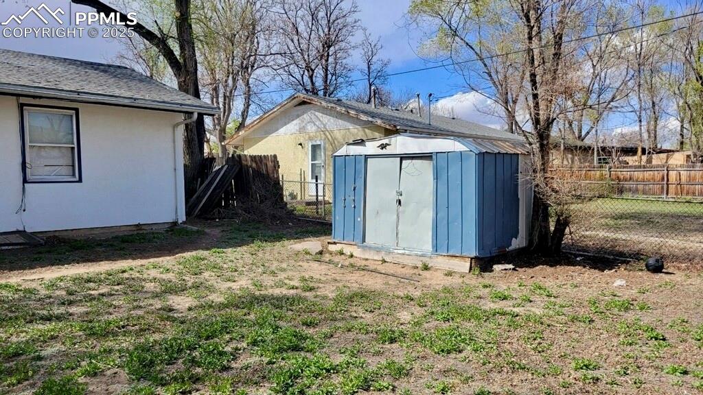 Image 7 of 18: Out Buildings