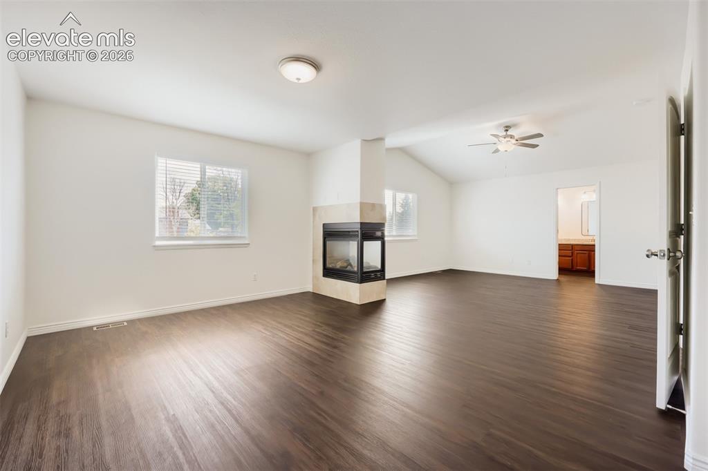 Image 6 of 20: Living Room