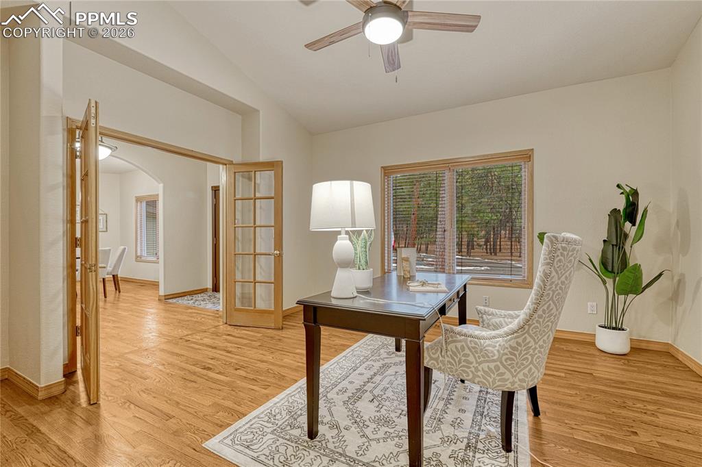 Image 24 of 49: Office