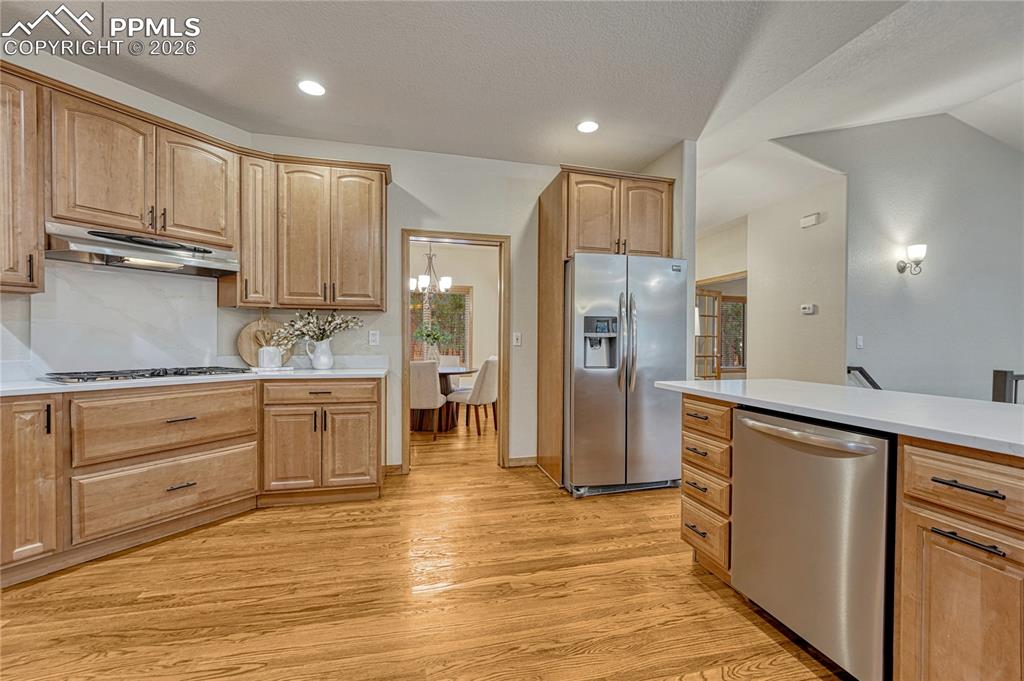 Image 5 of 49: Kitchen