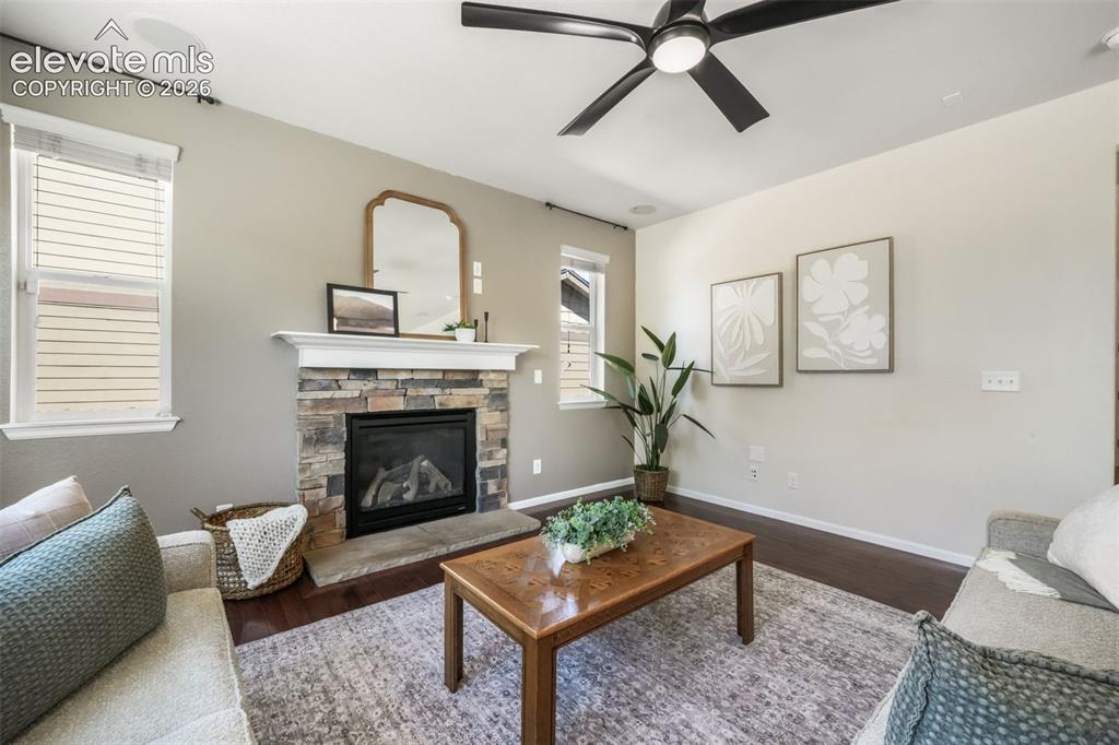 Image 12 of 50: Living Room