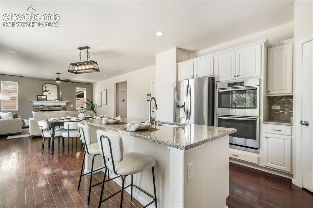 Image 19 of 50: Dining Area