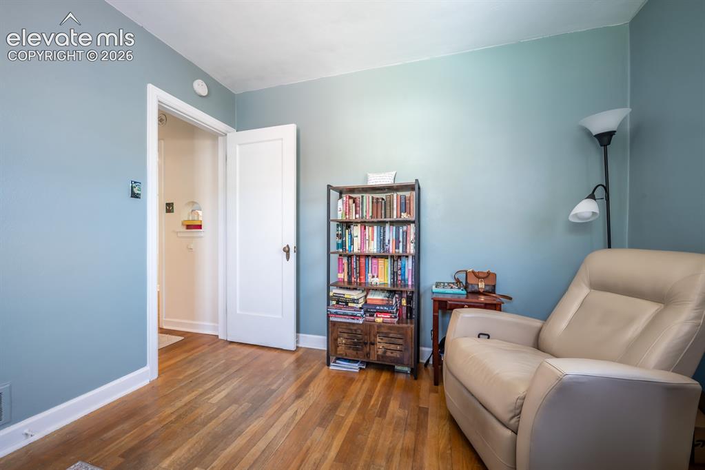 Image 19 of 43: Sitting Room