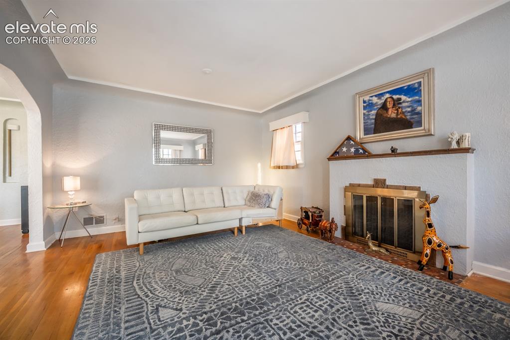 Image 5 of 43: Living Room