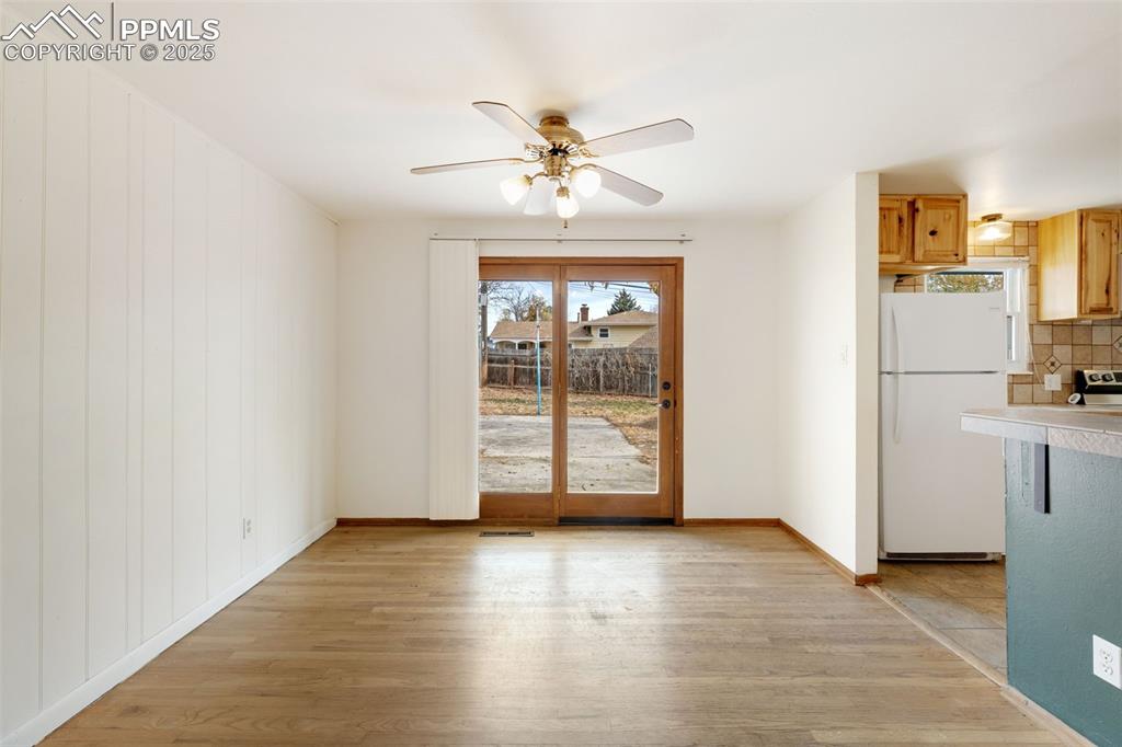 Image 13 of 26: Dining Area