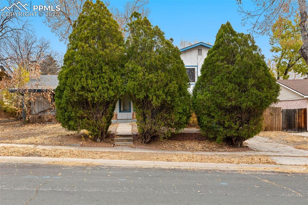 Image 2 of 26: Front of Structure