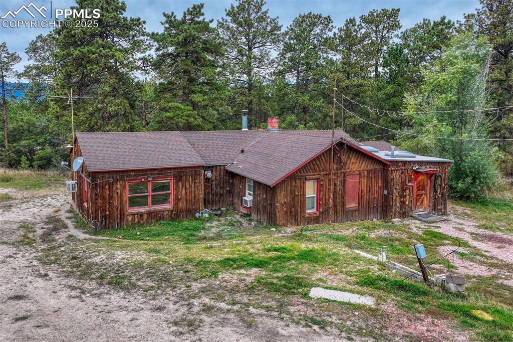 Image 26 of 36: Front of Structure