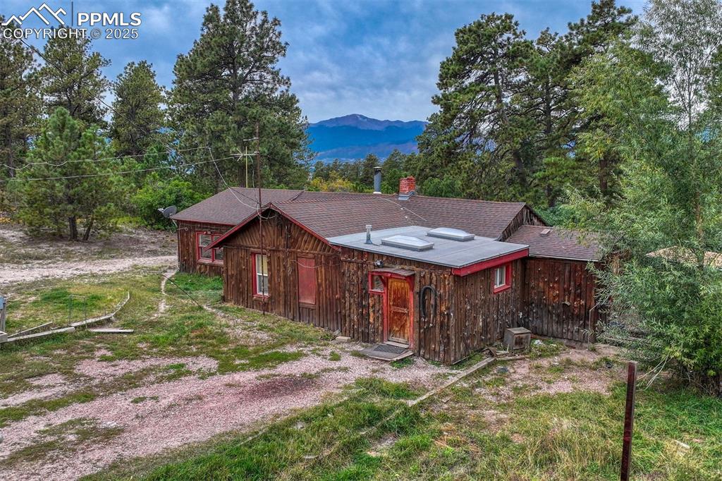 Image 3 of 36: Back of Structure