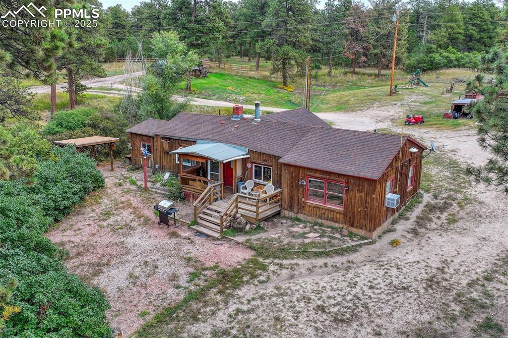 Image 6 of 36: Front of Structure