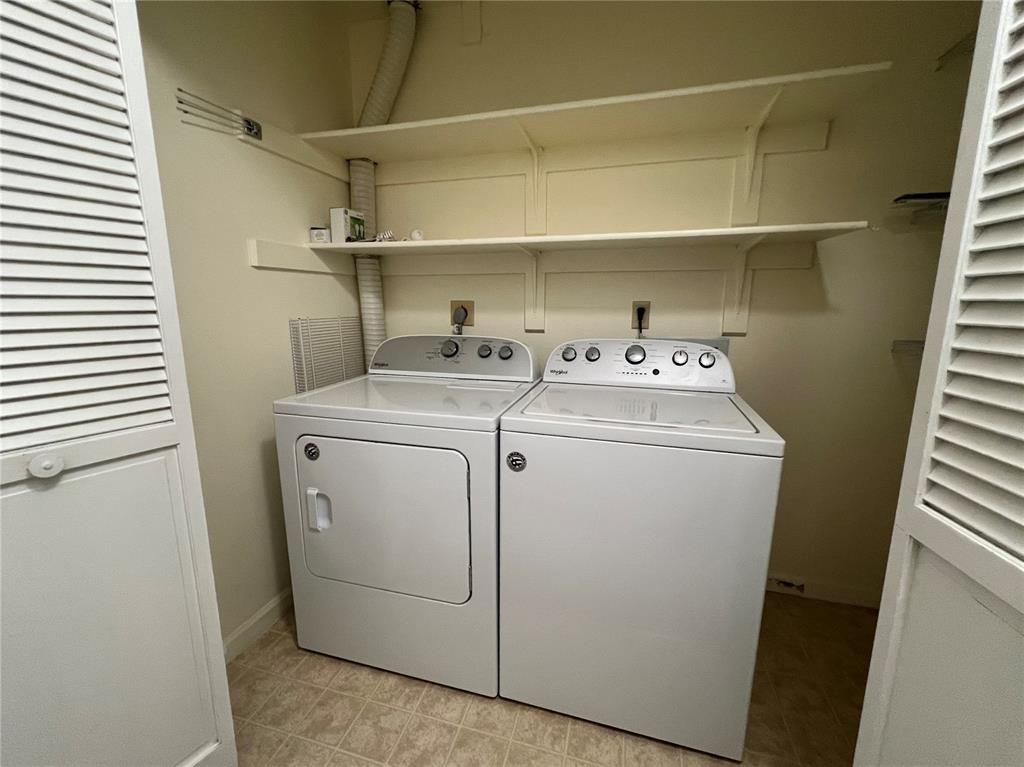 Image 13 of 13: Laundry