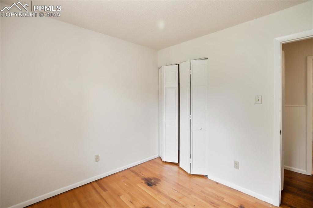 Image 19 of 41: Bedroom