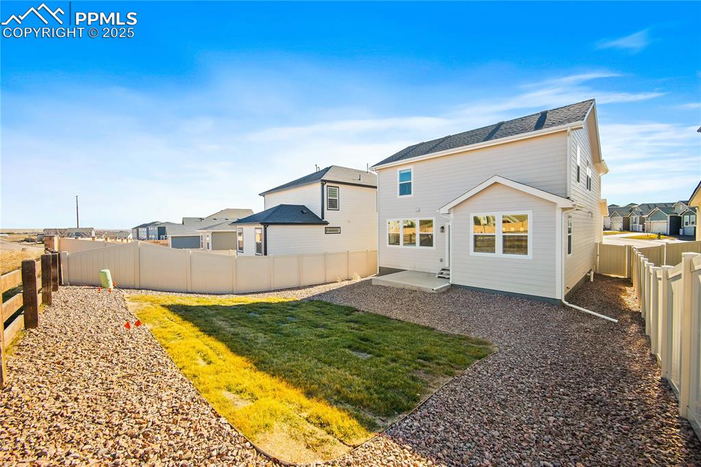 Image 30 of 31: Back of Structure