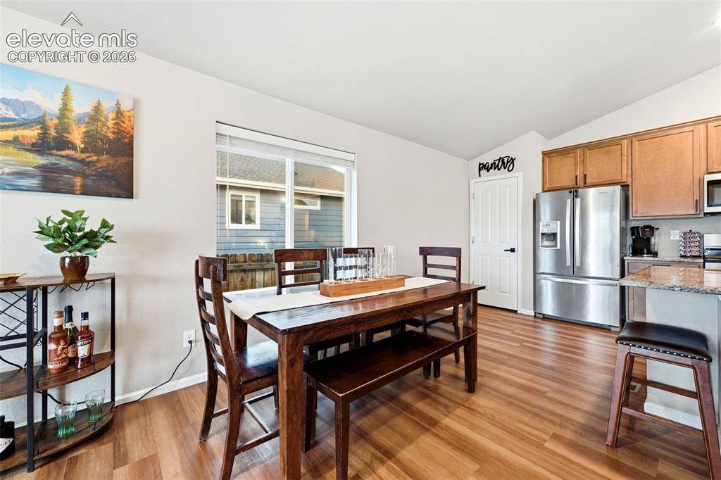 Image 11 of 42: Dining Area