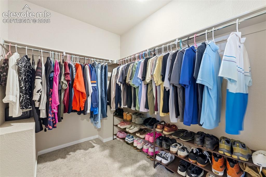 Image 21 of 42: Closet