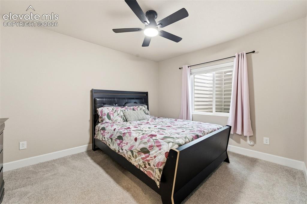 Image 36 of 42: Bedroom
