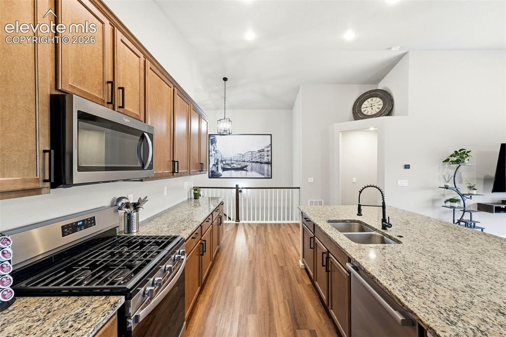 Image 9 of 42: Kitchen