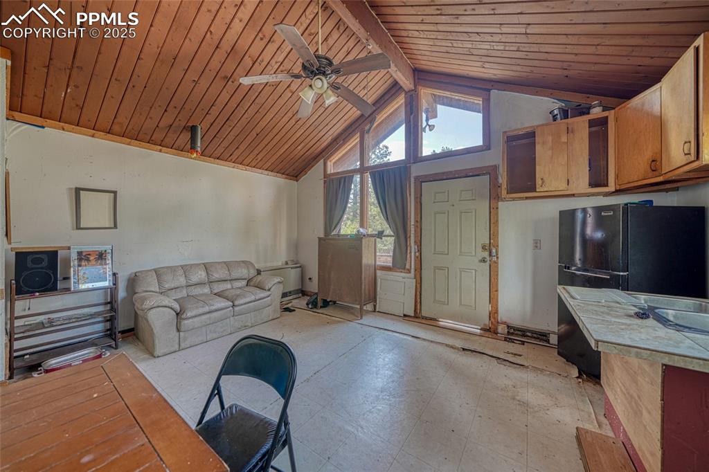 Image 9 of 19: Living Room