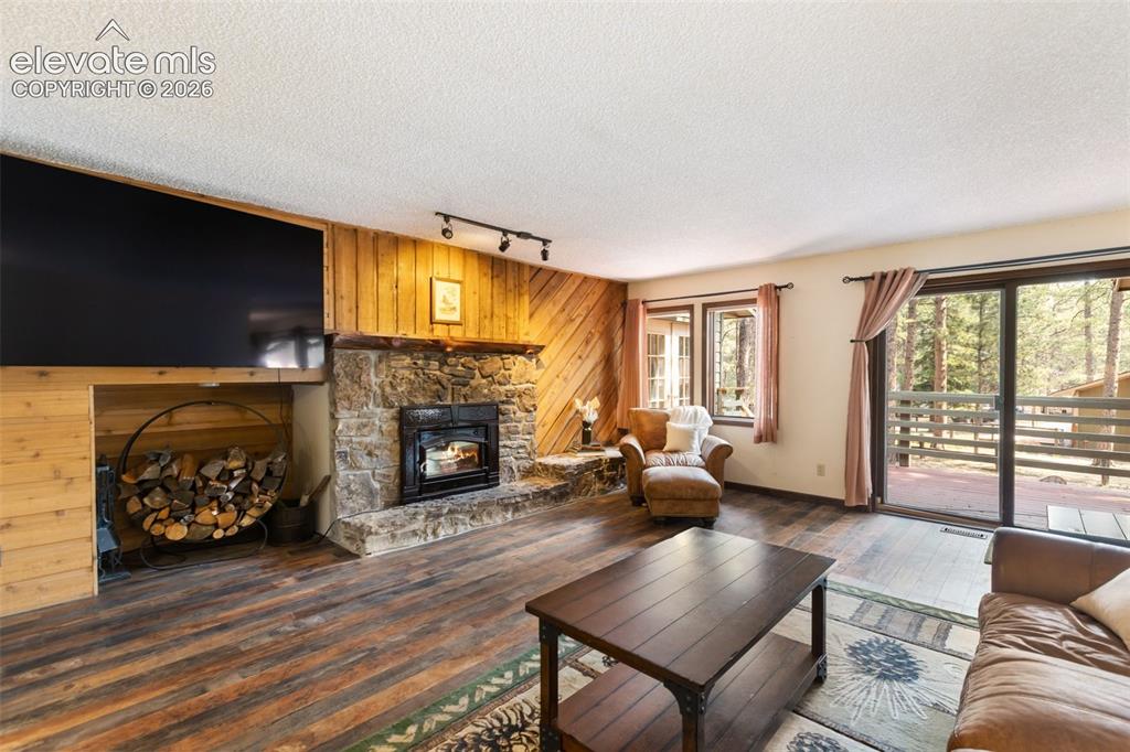 Image 13 of 49: Living Room
