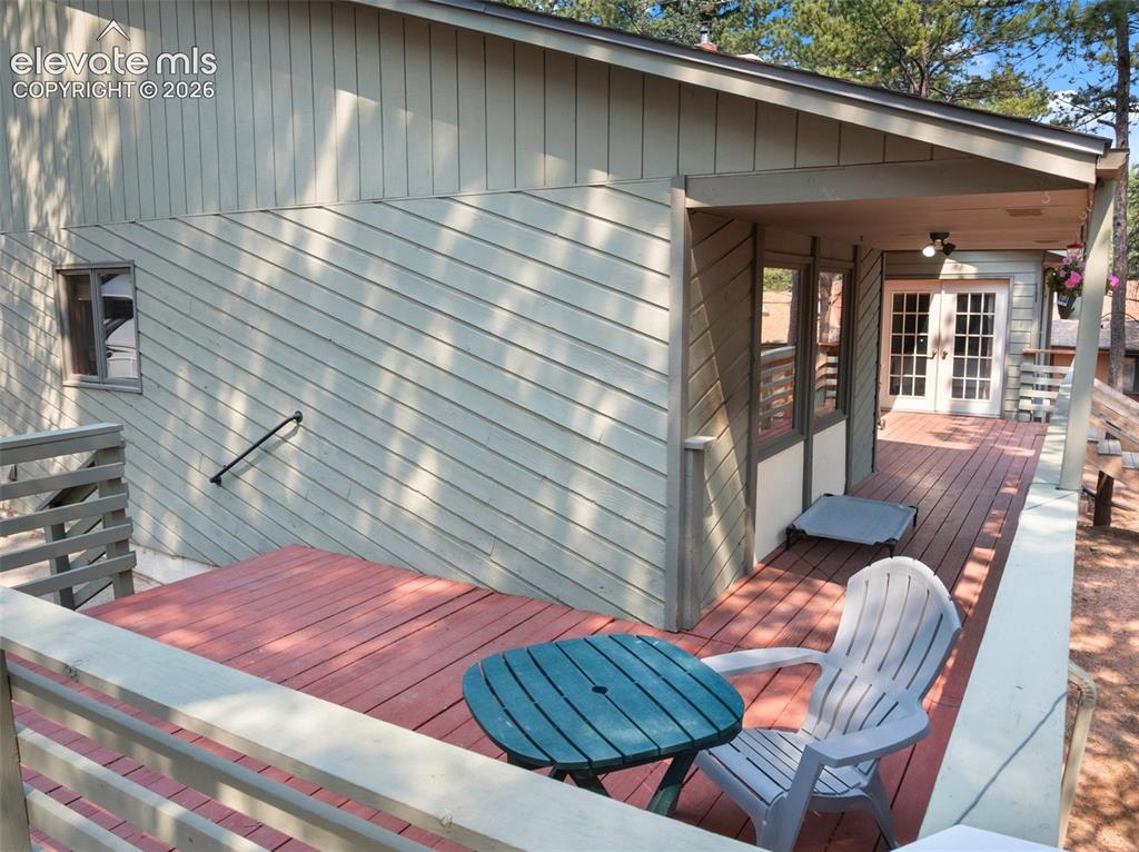 Image 4 of 49: Deck