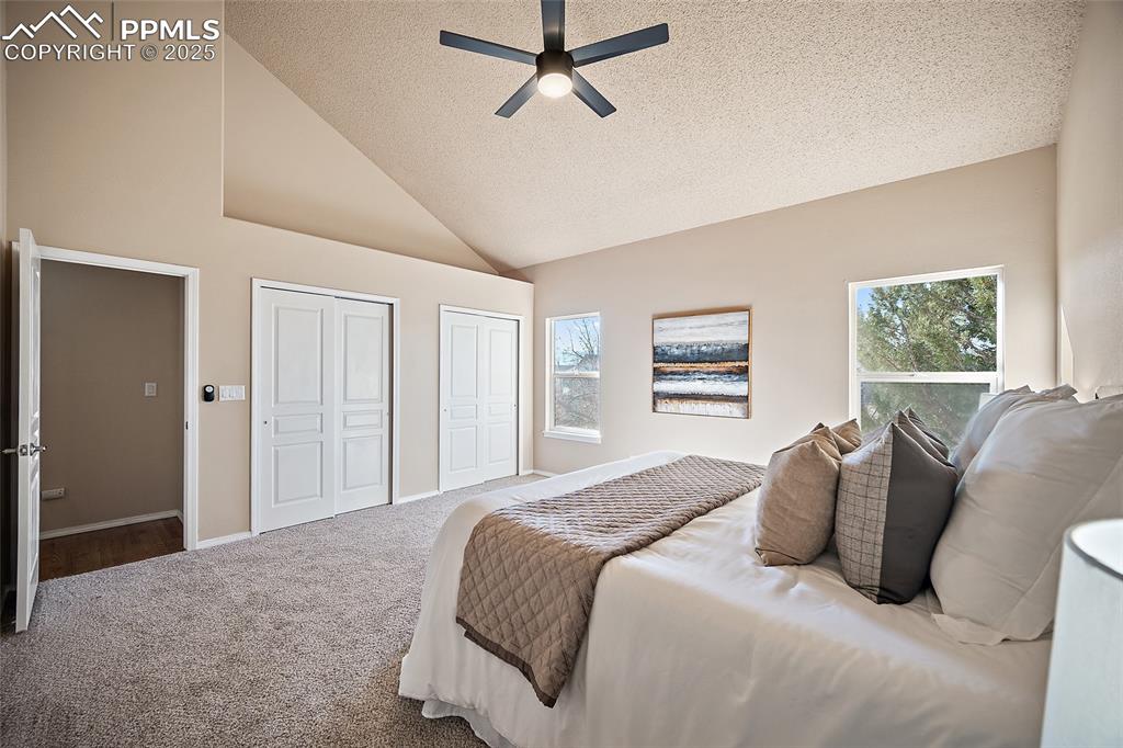 Image 21 of 50: Bedroom