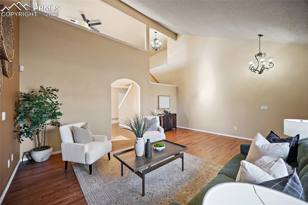 Image 6 of 50: Living Room