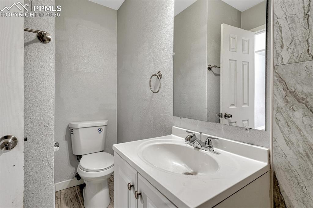 Image 24 of 42: Bathroom