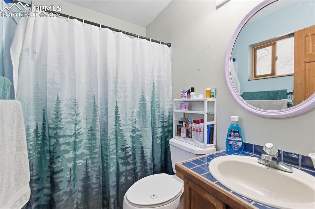 Image 11 of 26: Kitchen