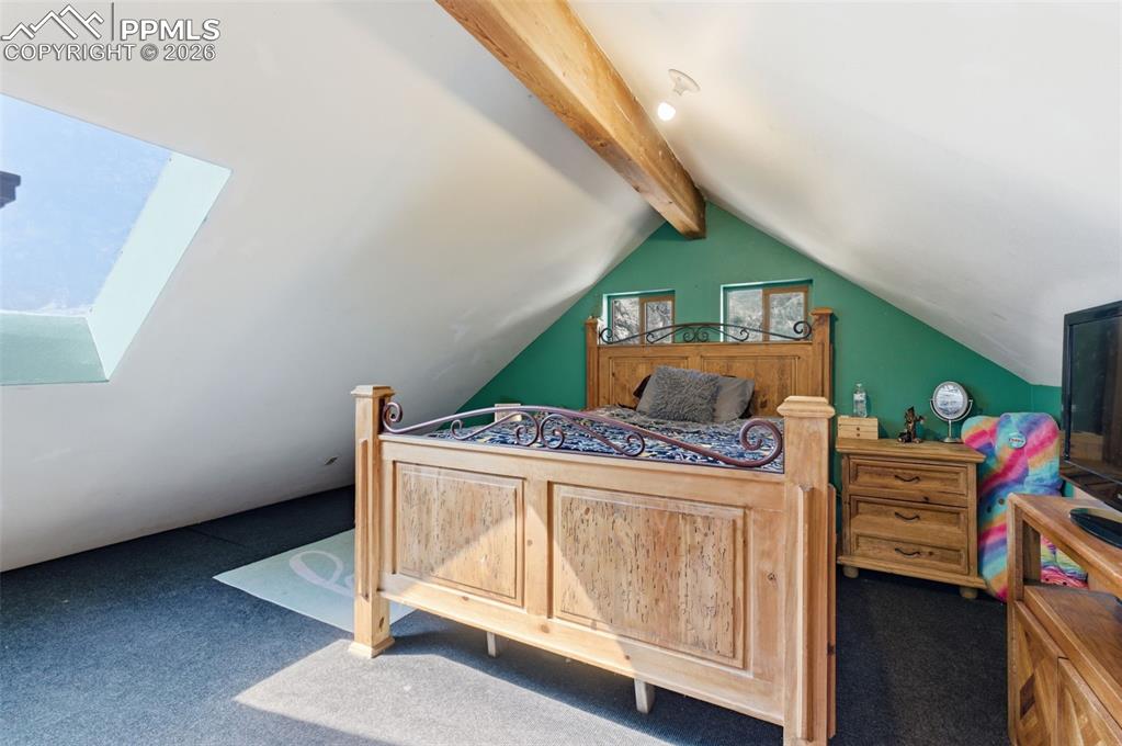 Image 13 of 26: Bathroom