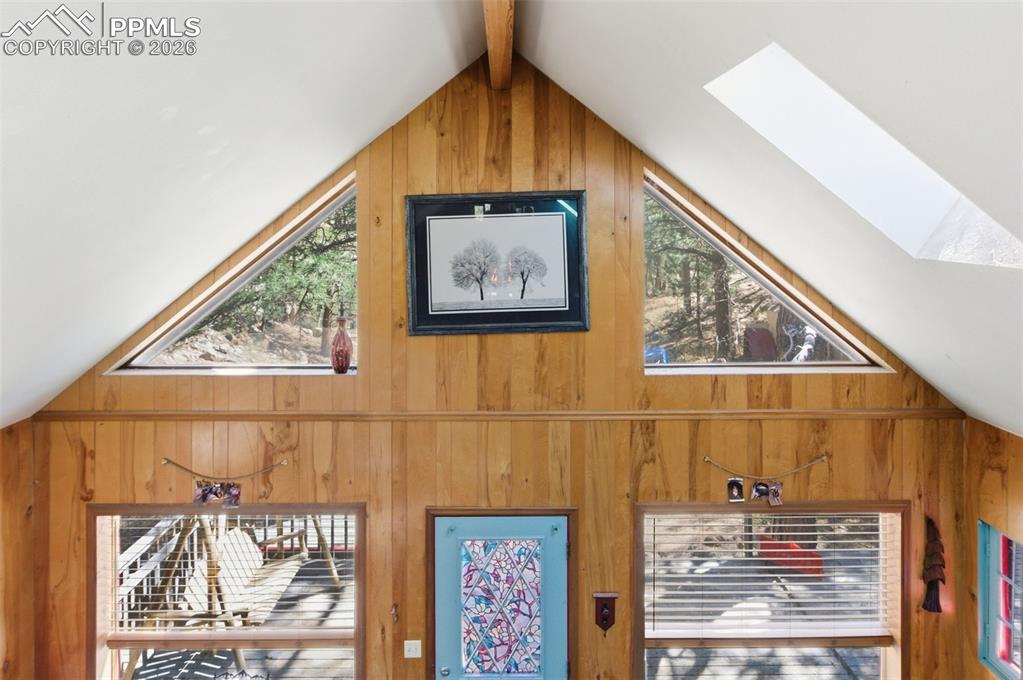 Image 15 of 26: Loft