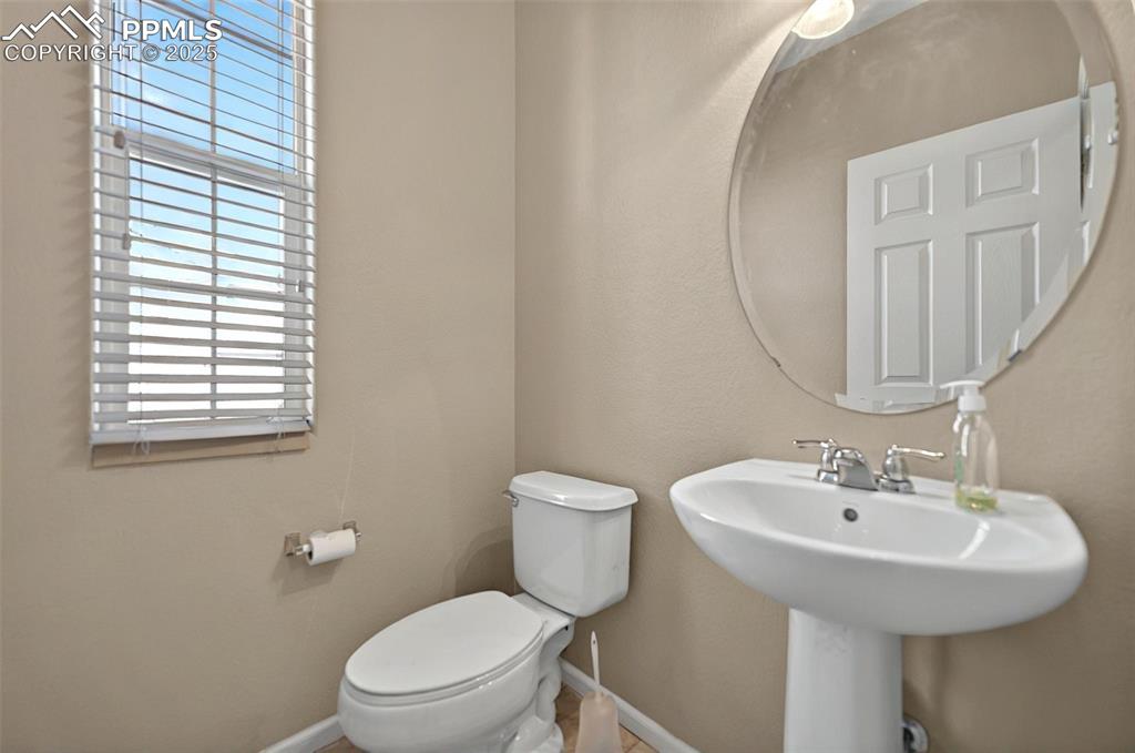 Image 24 of 26: Bathroom