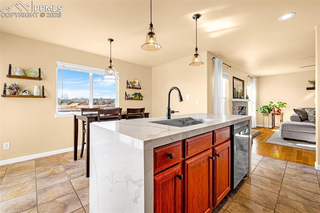 Image 10 of 41: Kitchen