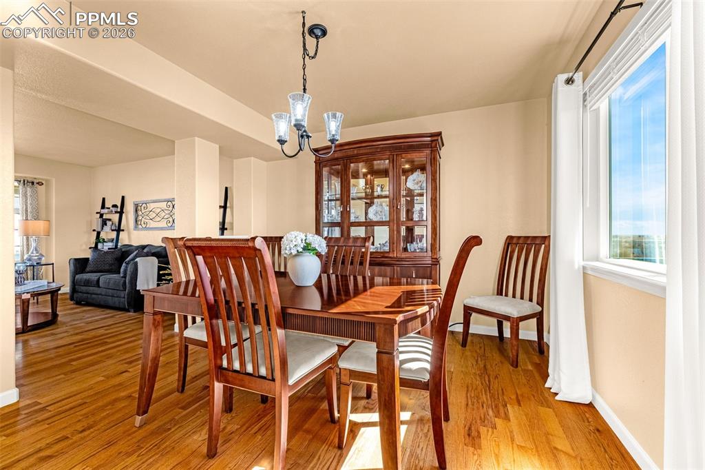 Image 4 of 41: Dining Area